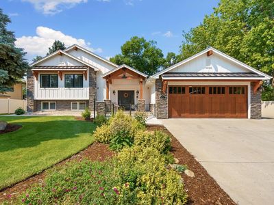 2521 Lake Dr
