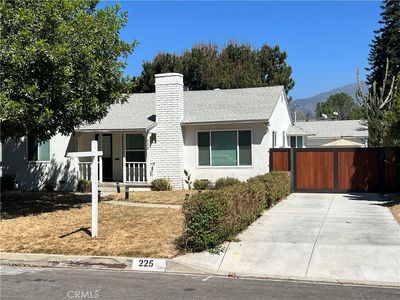 225 Andre St