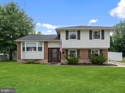 52 Longwood Dr