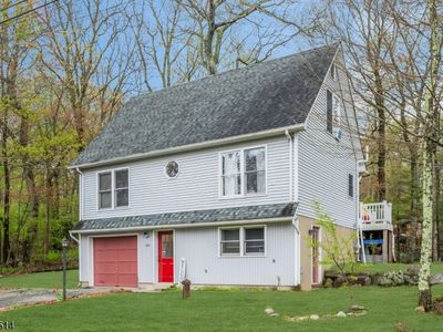 Property at 140 Papscoe Rd, Hewitt, NJ