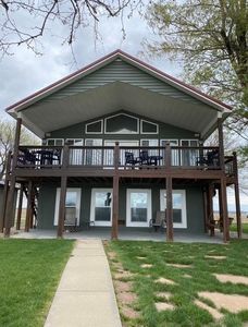 360 Lake Shore Dr