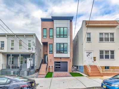 282 Danforth Ave