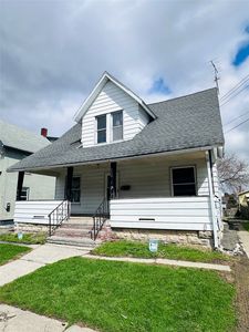 210 Squires Ave