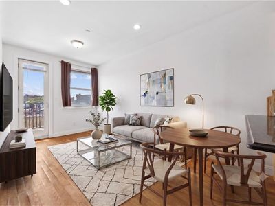 1492 E 12th St APT 3B