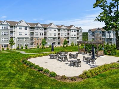 5 Peters Farm Way #307