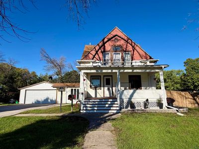 207 NW 7th St