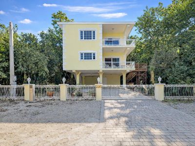 235 Buttonwood Shores Dr