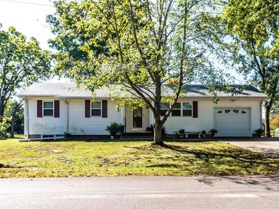 Property at 305 Hillcrest Dr, Windsor, MO