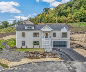 131 Morris Ave