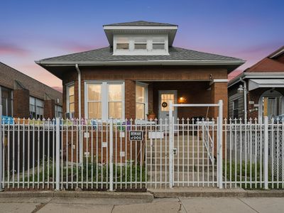 5944 S Albany Ave