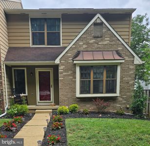 10243 Roberts Common Ln