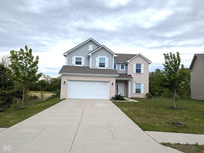 1571 N Creekwater Pass