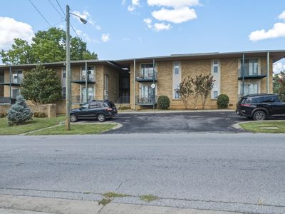 555 N Dupont Ave APT A16