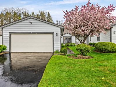 7 Midlakes Dr