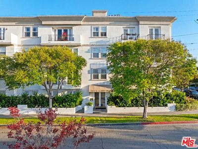 1100 S Clark Dr APT 201