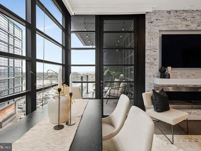 45 Sutton Sq SW Unit 605