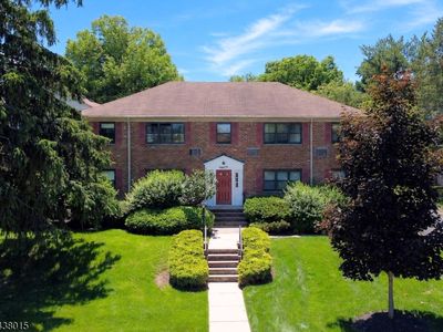 9 West Ct #2B