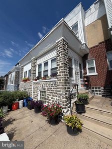 211 E Fisher Ave