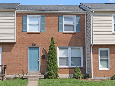 207 Hedgewood Ct