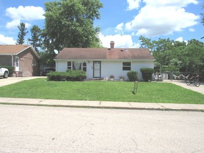 Property at 421 Hoover Dr, Carpentersville, IL