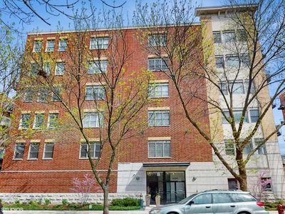 2320 W Saint Paul Ave APT 204