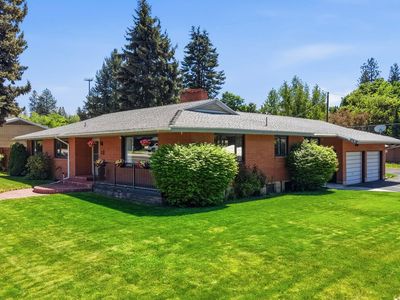 704 E Crawford Ave