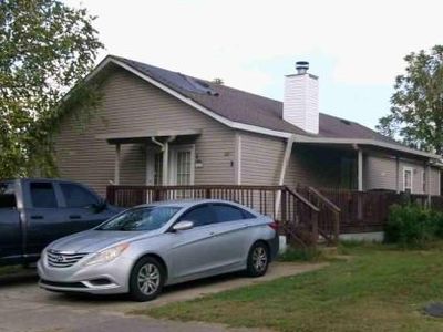 420 Shoreline Cir