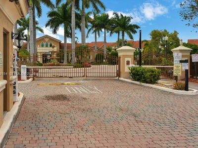 313 Villa Cir #313