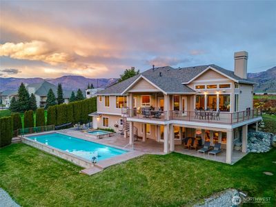 1765 Summit Boulevard