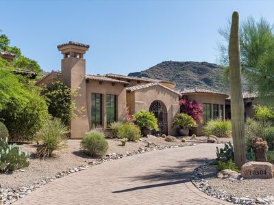 10304 E FOOTHILLS Drive