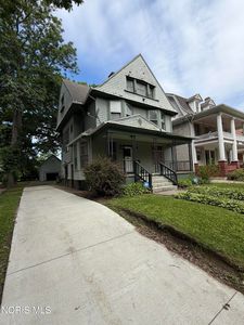 2415 Glenwood Ave