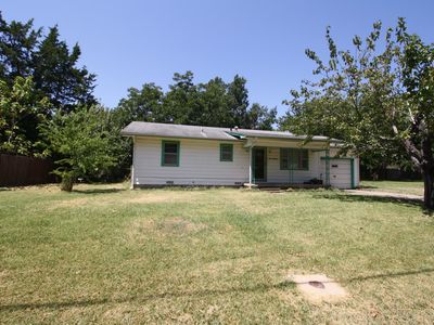 Property at 306 S Austin St, Wolfe City, TX