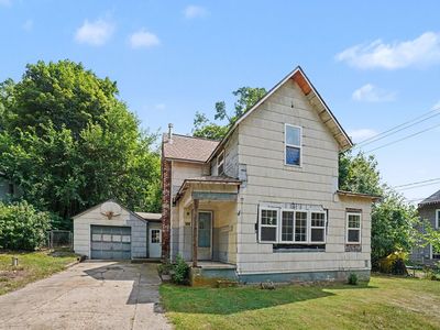 102 Worden Ave