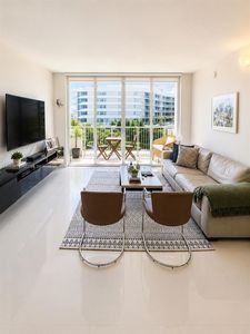 10350 W Bay Harbor Dr APT 5F