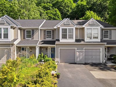 Property at 231 Commons Dr, Oakmont, PA