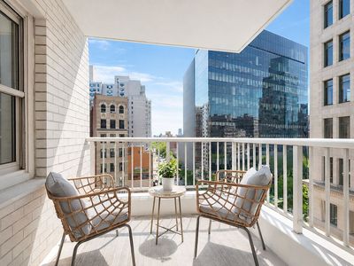 70 E 10th St APT 9B