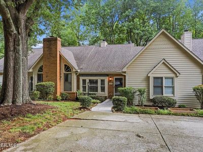 1120 Harrogate Dr