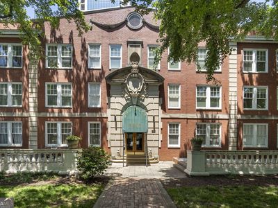 2840 Peachtree Rd NW APT 406