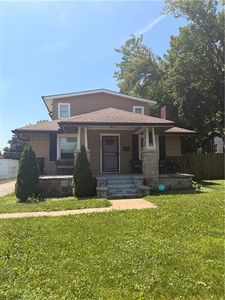 921 E 79th Ter