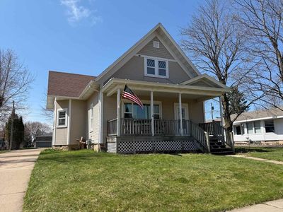 305 N DIVISION STREET