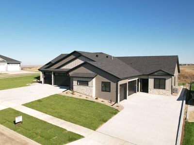 2108 Prairie Hawk Dr