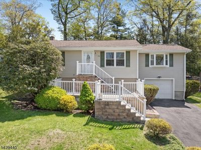 Property at 119 Rollins Trl, Hopatcong, NJ