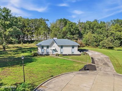 52 Lee Dr