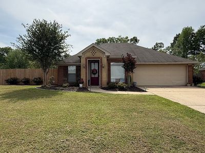 555 Oak Park Cir