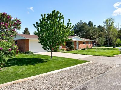 2170 E Karen Dr