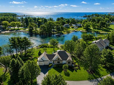 27 Riverview Drive