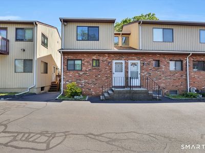 60 Wolfpit Avenue #1B