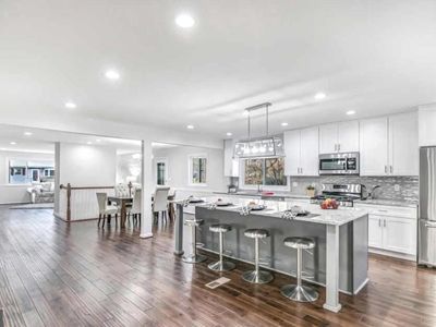 227 Easton S