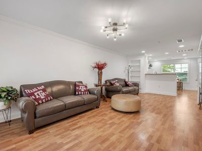 1725 Harvey Mitchell Pkwy S APT 2125