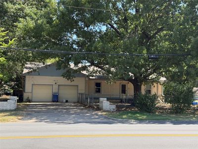 911 S McQuarrie Ave